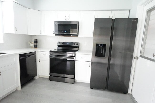 Building Photo - 9740 Pecan Tree Dr