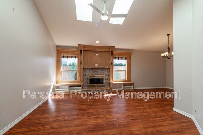 Building Photo - 1609 SE 158th Ave