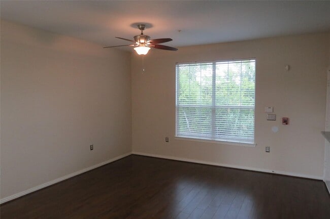 Building Photo - For Lease 1st Floor Unit | 2 Bed, 1 Bath | 860 Sq Ft | Southland Terrace Community |