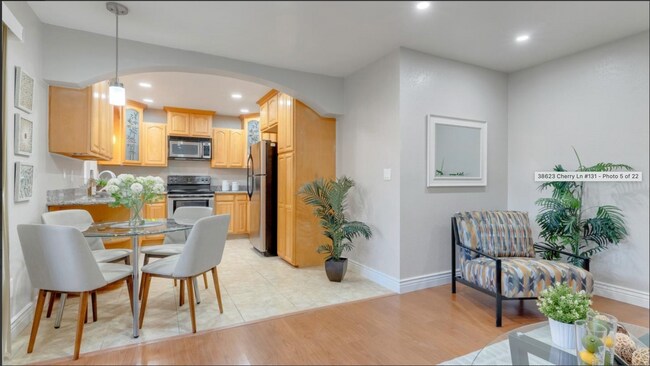 Building Photo - 38623 Cherry Ln