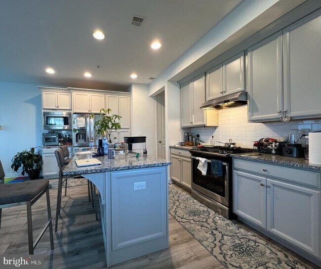 Building Photo - 2244 Red Fox Dr