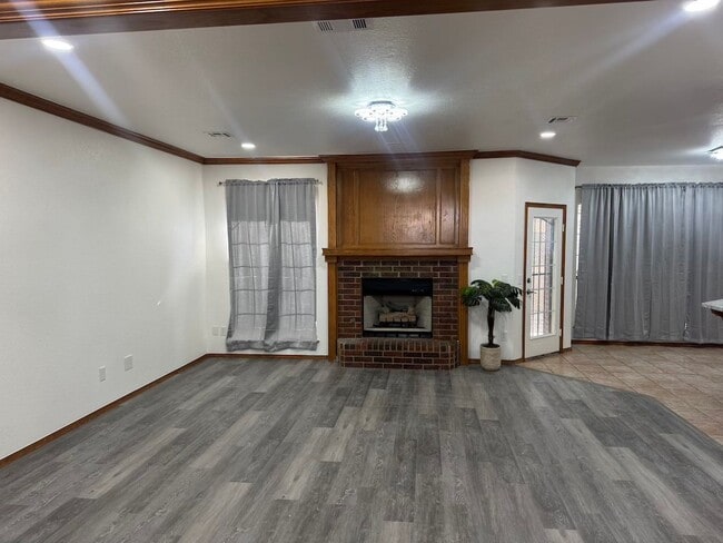 Building Photo - Comfortable Home in Moore