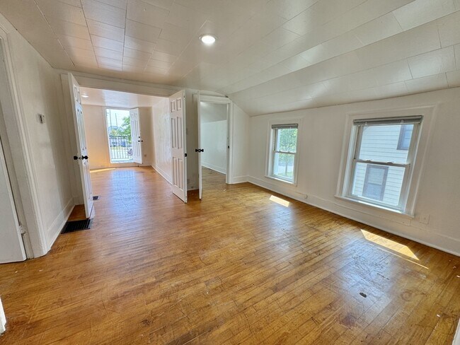 Foto del edificio - 312 S Chestnut Ave