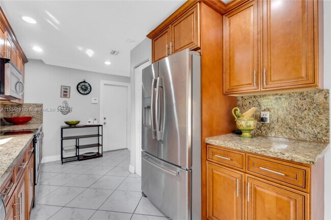 Foto del edificio - 584 SW 166th Terrace