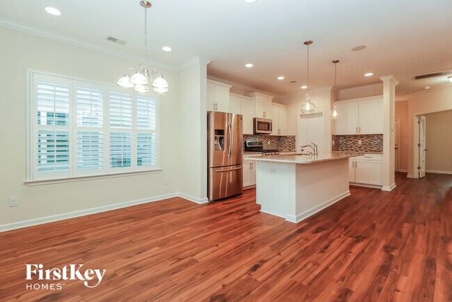 Foto del edificio - 1655 Emmets Rd