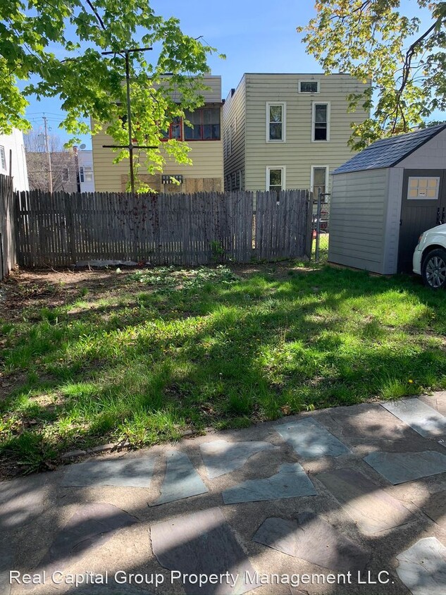 Building Photo - 4 br, 1.5 bath House - 467 Washington Ave