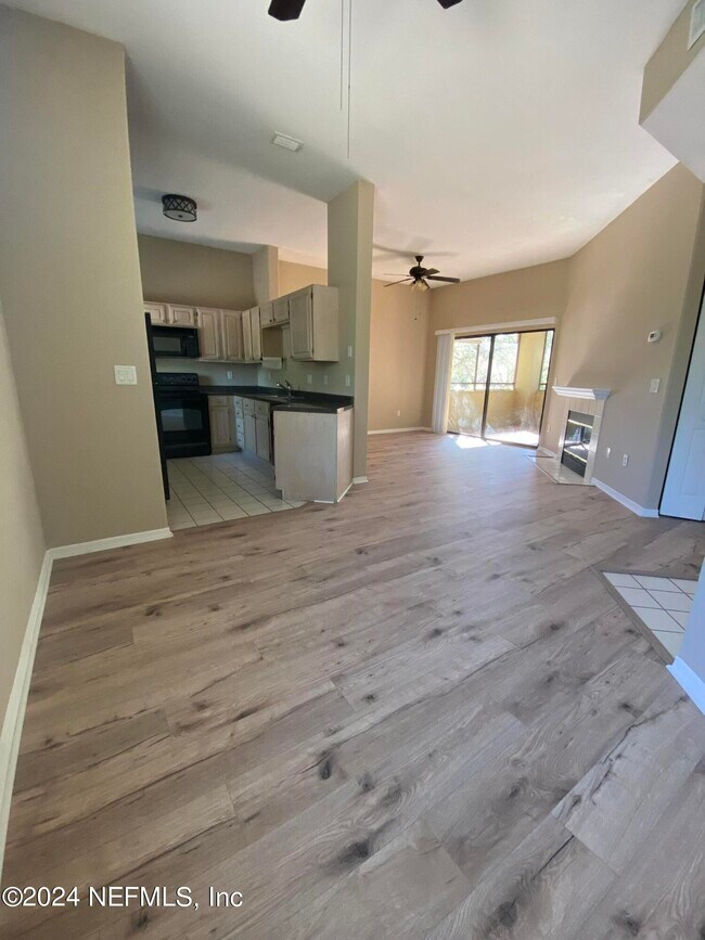 Building Photo - 10150 Belle Rive Blvd