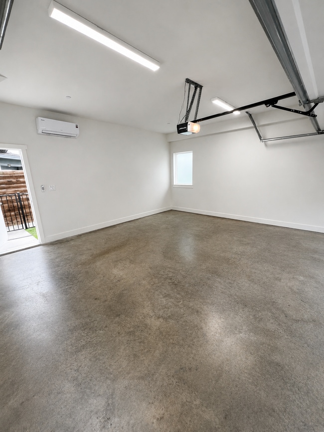 Rare Air Conditioned 2 car garage, can be used as FLEX SPACE (gym, creative use, storage) - 5605 Bryan Pky