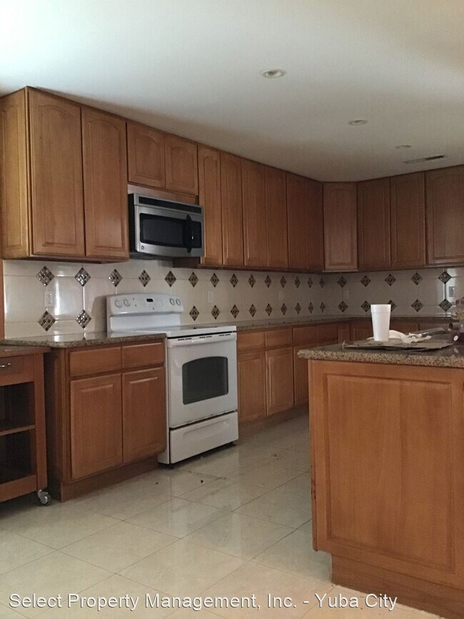 Building Photo - 3 br, 2 bath House - 11563 Peach Ct