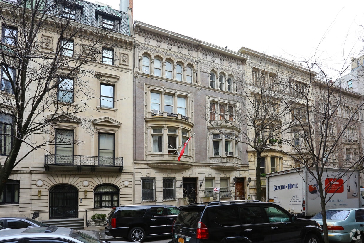 Primary Photo - 11 E 76th St