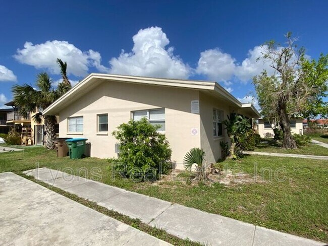 Building Photo - 245 Cape Coral Pkwy E
