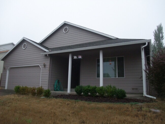 Building Photo - North Albany /  3 bed 2 Bath - Family Room...