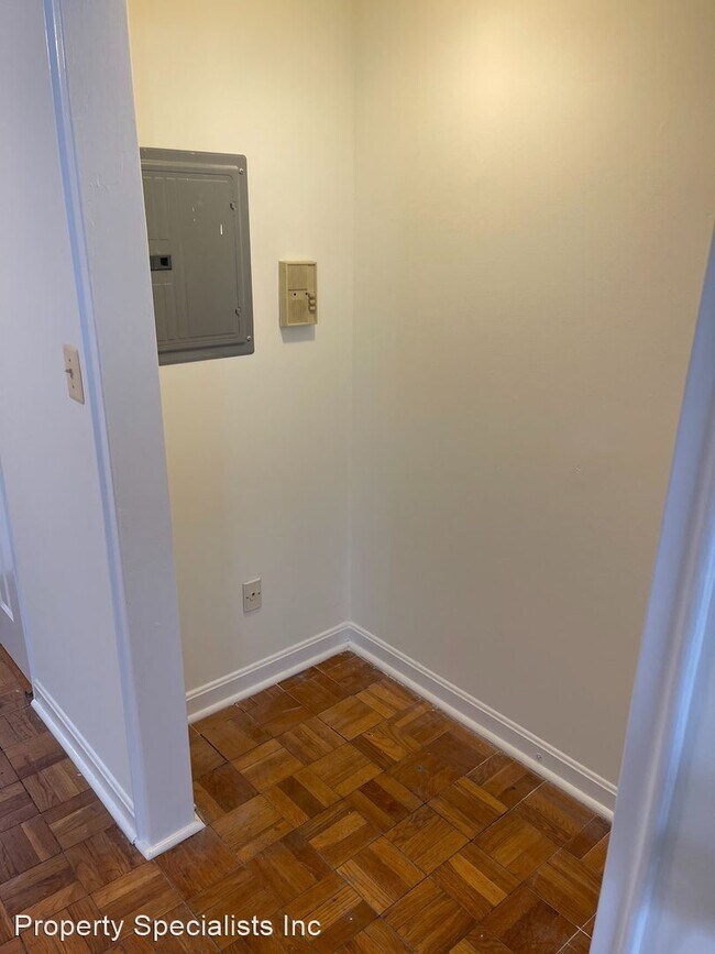 Foto del edificio - 4370 N Pershing Dr