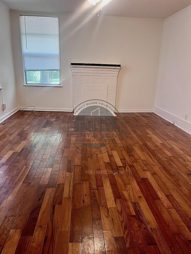 Photo - 2022 Hollywood Dr Townhome
