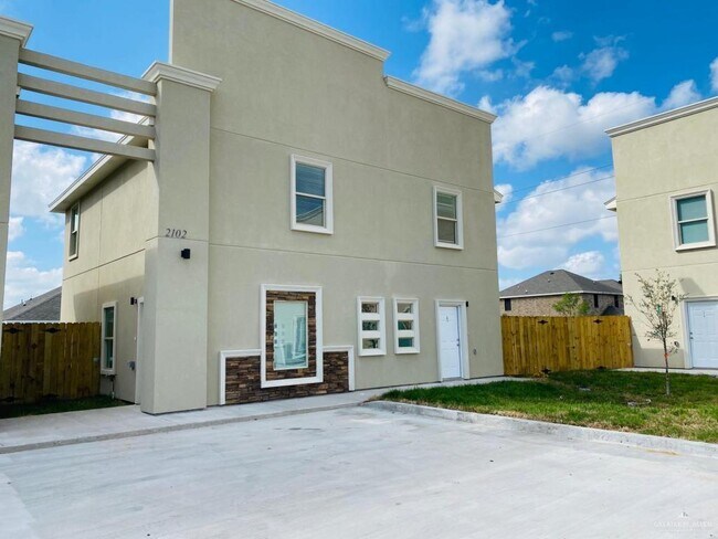 Building Photo - 2103 Taxco Ct