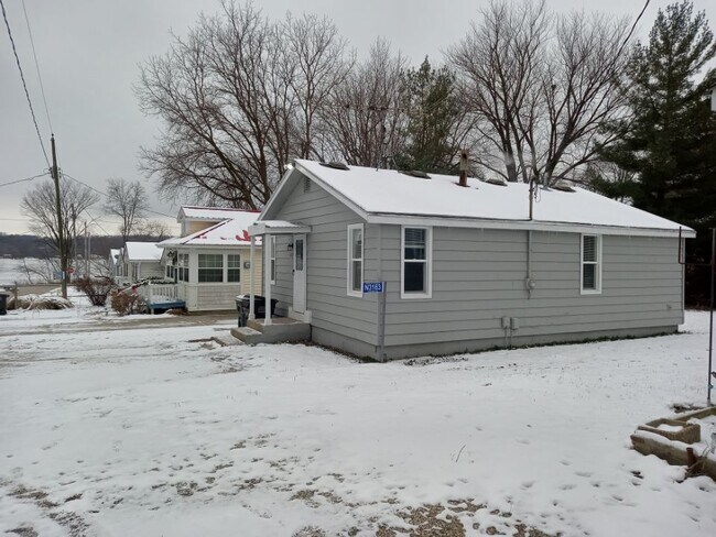 Building Photo - N3163 Hickory Rd