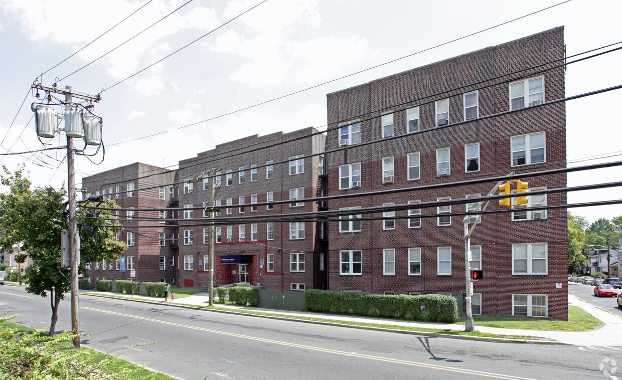 358-372 Stuyvesant ¡alejado - 356 Stuyvesant Ave