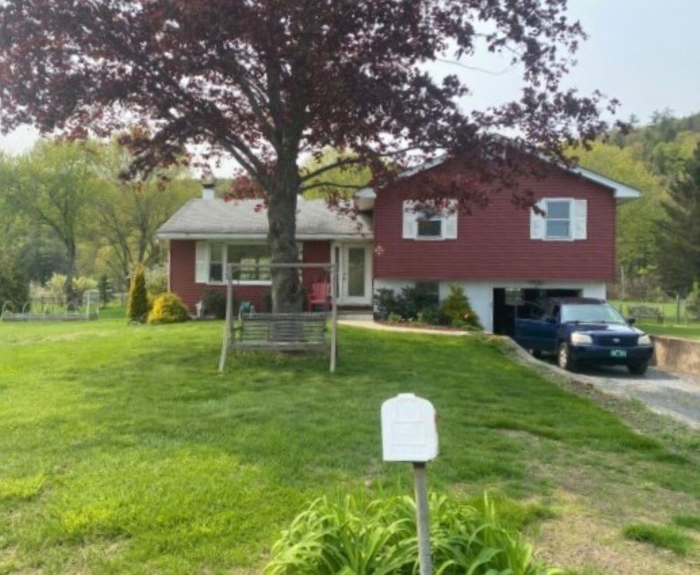 Primary Photo - 646 Old Connecticut River Rd