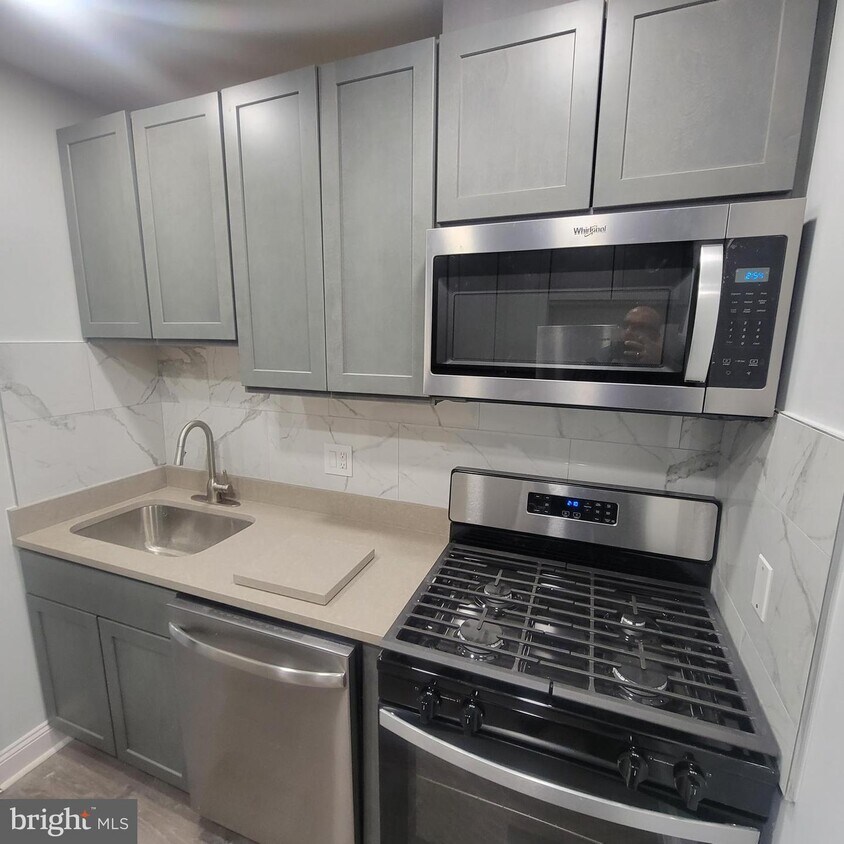 3853 St Barnabas Rd Unit T, Hillcrest Heights, MD 20746 Room for Rent