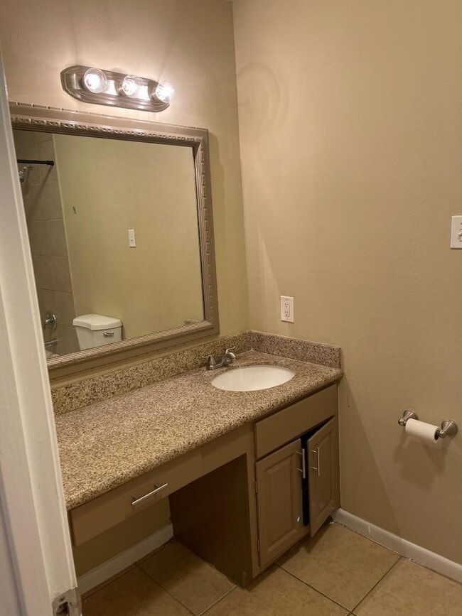 Building Photo - 10306 Twin Hills Ct