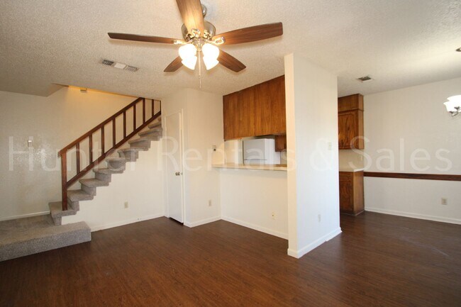 Building Photo - Charming Two-Bedroom Townhome with Fireplace