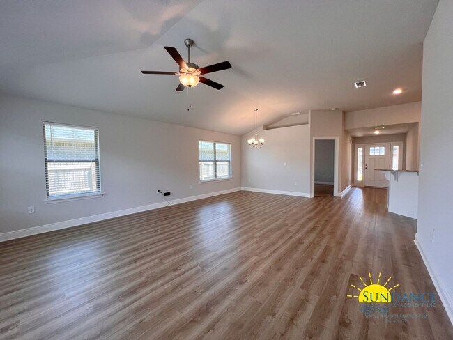 Foto del edificio - Modern 3 Bedroom Home with Community pool!