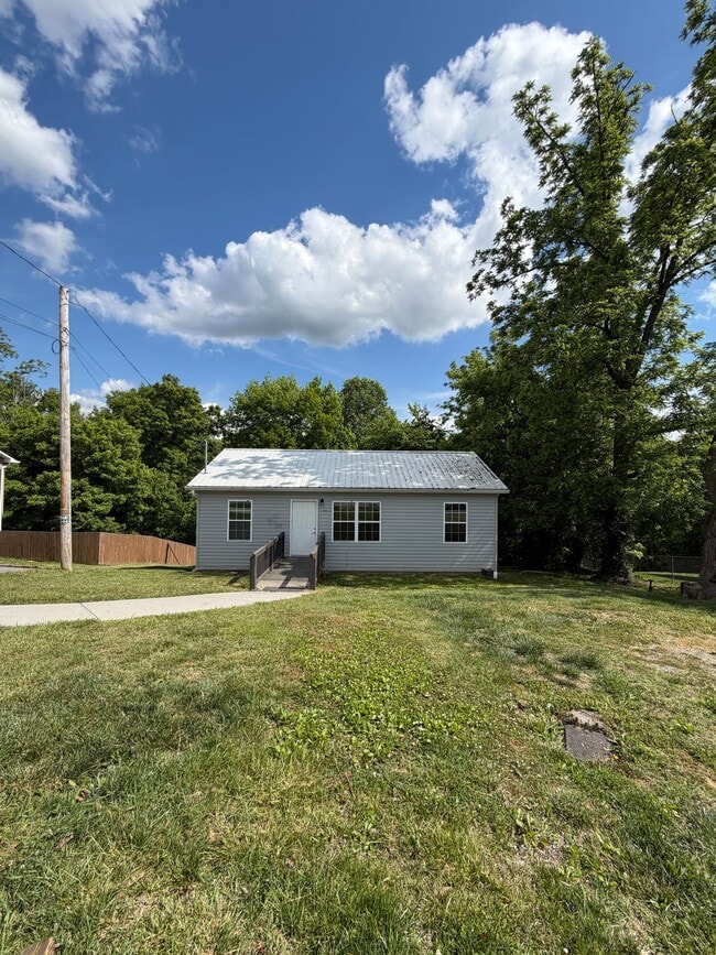 Building Photo - 144 Faith Cir