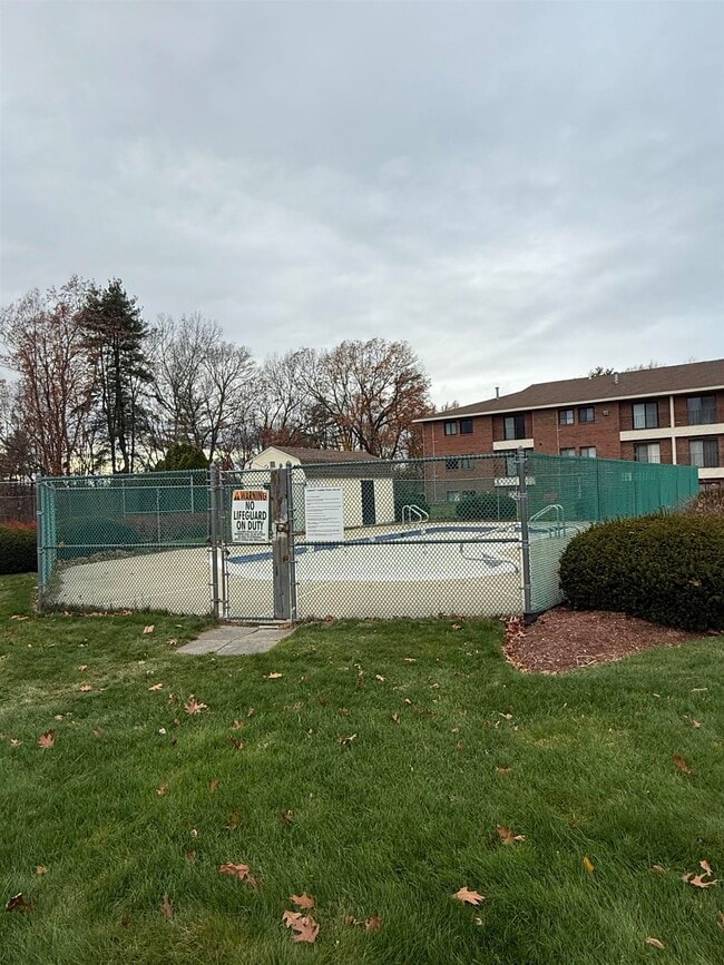 Foto del edificio - 425 Abbott Farm Ln