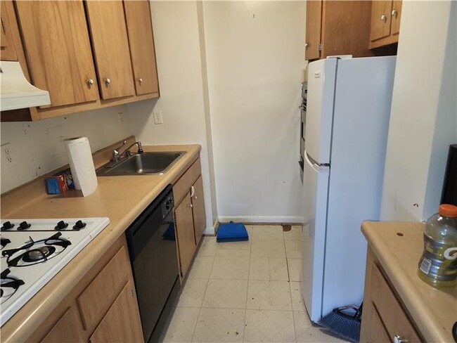 Building Photo - 10401 Grosvenor Pl