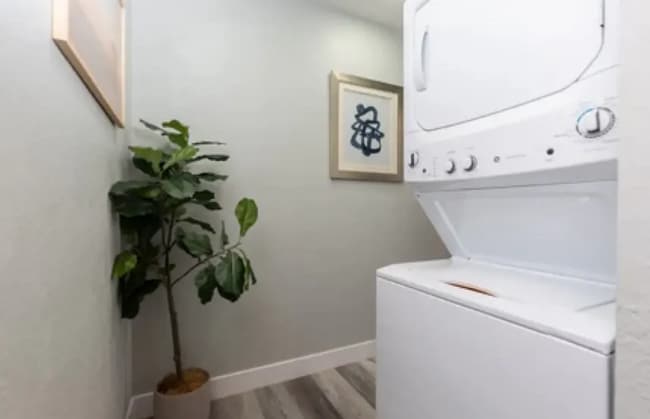 Building Photo - This is Unit A w/ direct alley access. All...