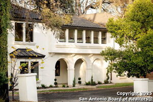Foto del edificio - 417 E Hildebrand Ave