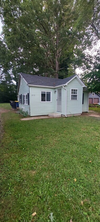 Foto principal - 2400 White Oak Rd