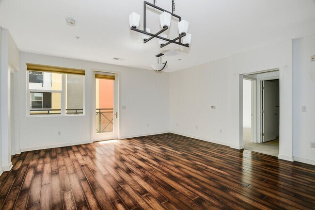 Foto del edificio - Coveted Condo at Atlas in the Heart of Hil...