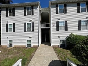 Building Photo - 17 Lexington Hills Rd