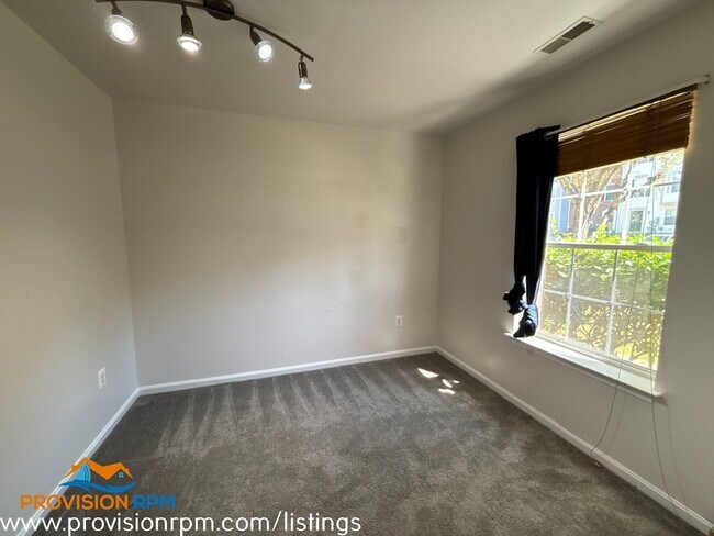 Foto del edificio - 7929 Canter Ct