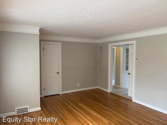 Building Photo - 3 br, 1 bath House - 2437 S Taylor Rd