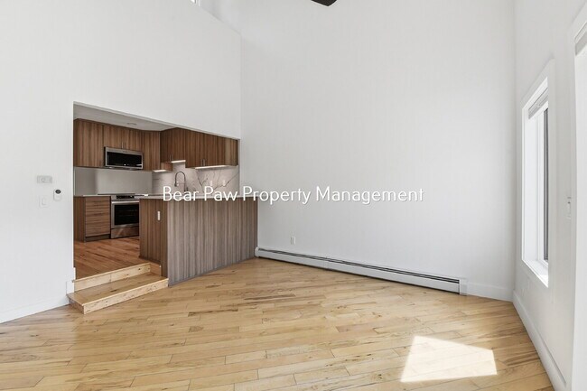Foto del edificio - "Charming North  Evergreen Townhouse" "