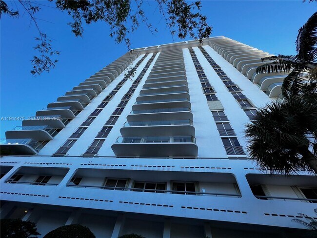 Foto del edificio - 19707 Turnberry Way