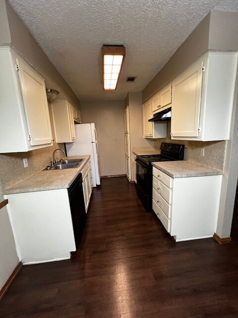 Foto del edificio - Move in Ready 2/2 with 1 car garage in Saginaw!