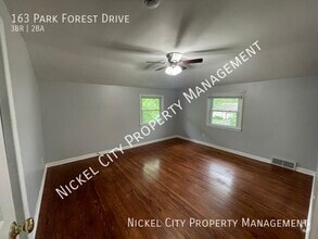 Building Photo - 163 Park Forest Dr