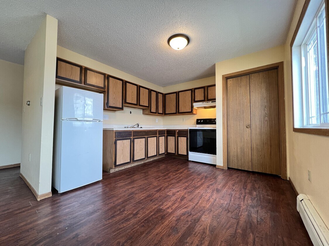 Foto principal - 4620 Vasey Ave