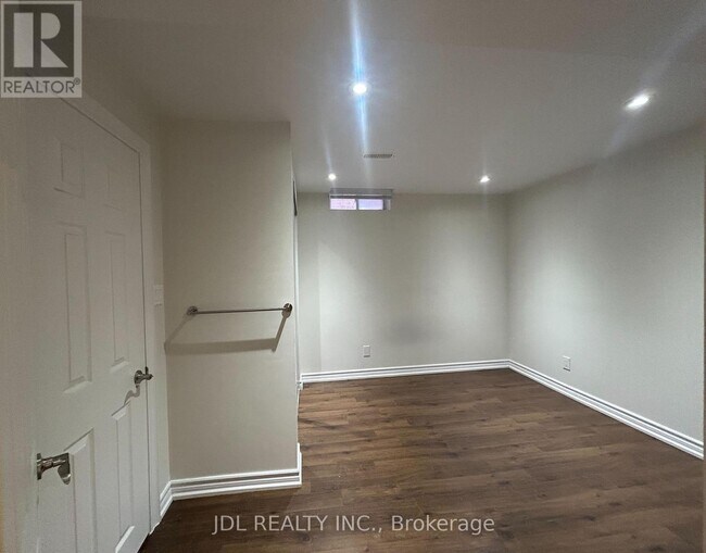Building Photo - 36 Bendamere Crescent