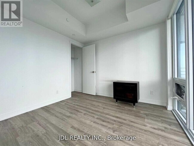 Building Photo - 28 Wellesley St E