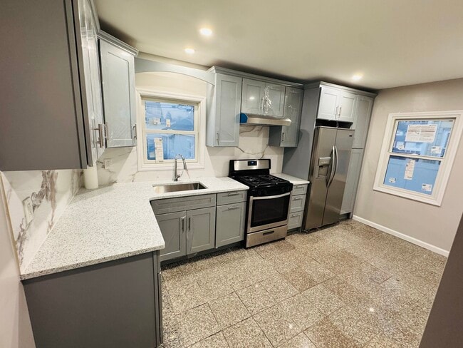 Foto del edificio - 741 Salem Rd