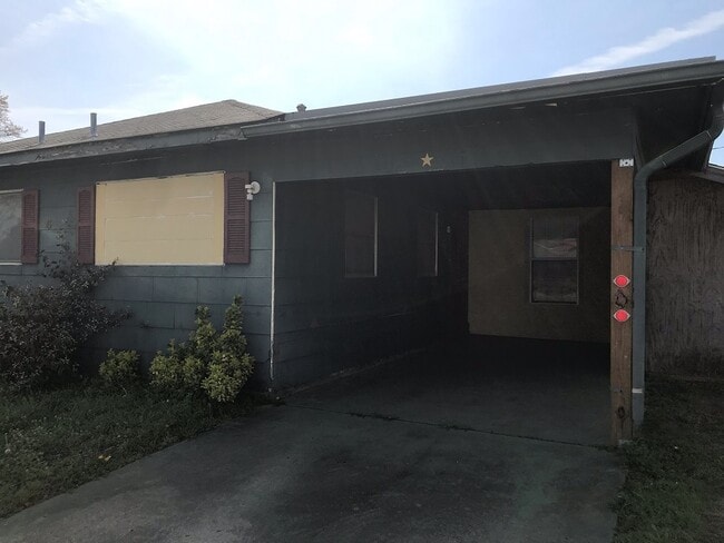 Foto del edificio - 606 Knowles St
