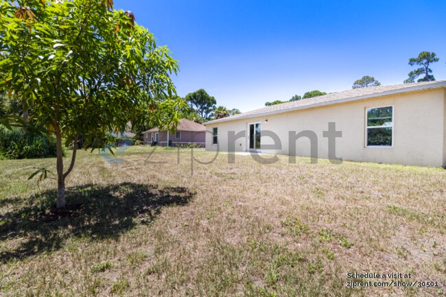 Foto del edificio - 1345 17th Ln SW