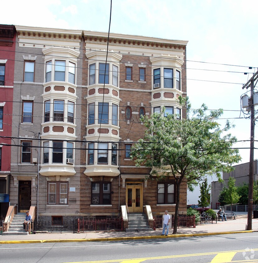 Building Photo - 4108 Park Ave