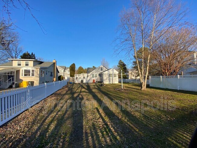 Building Photo - 5562 Gloucester St