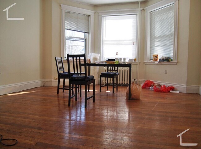 Foto del edificio - 28 Euston St #2 Brookline MA 02446