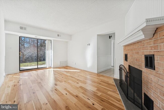 Building Photo - 612 Washington Pl